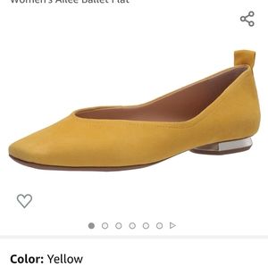 Beautiful New yellow flats